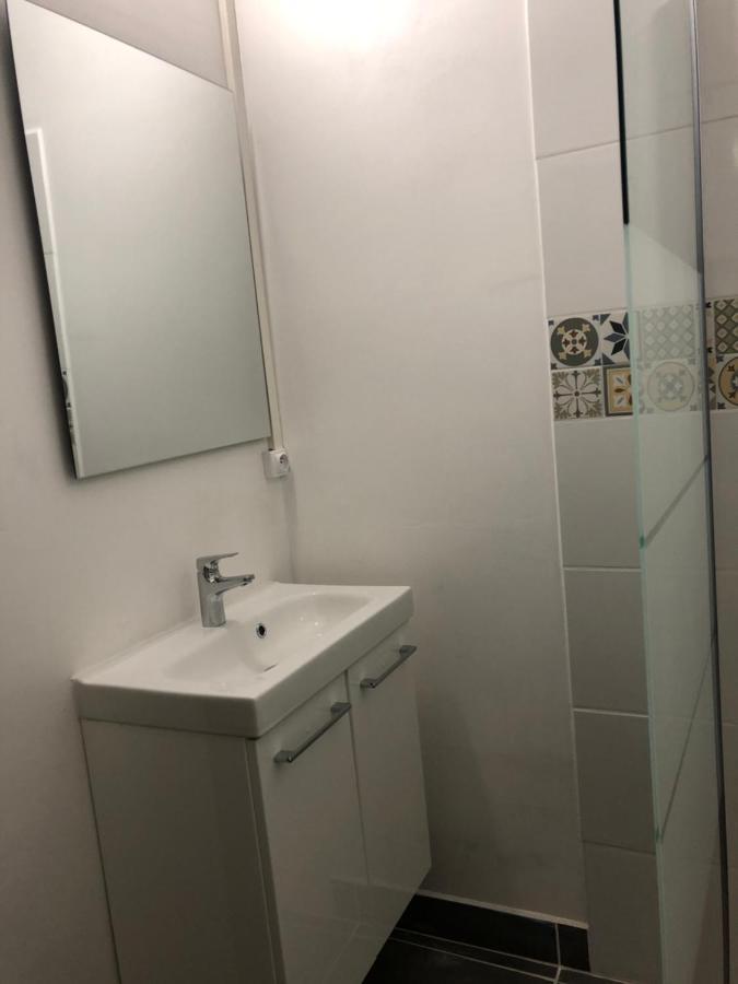 Хостел La Promenade House Ницца Экстерьер фото